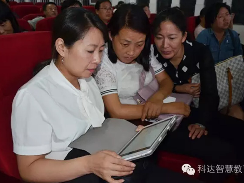 郑州北大培文学校加入“科达智慧教学学校联盟”